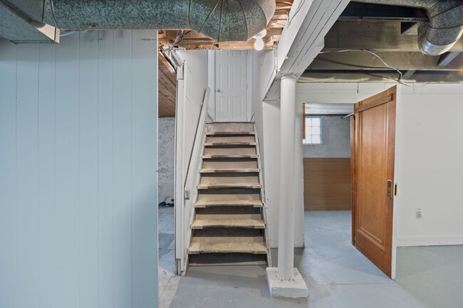 Building Photo - HYDE PARK -Move In This Week, Get $500 Bac...