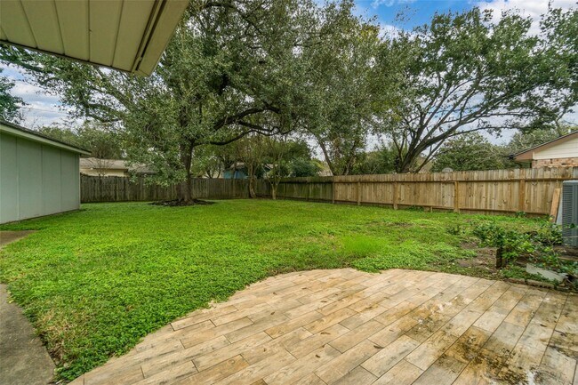 Building Photo - 8326 Hazen St