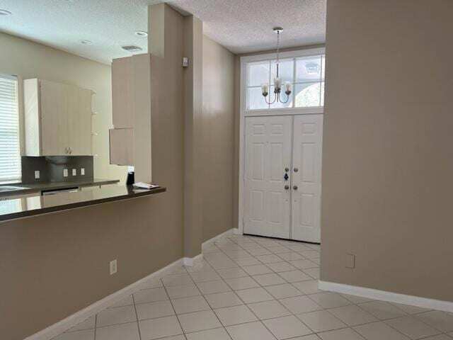 Building Photo - 188 S Hampton Dr