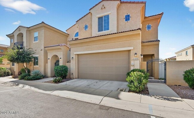 Building Photo - 1367 S Country Club Dr