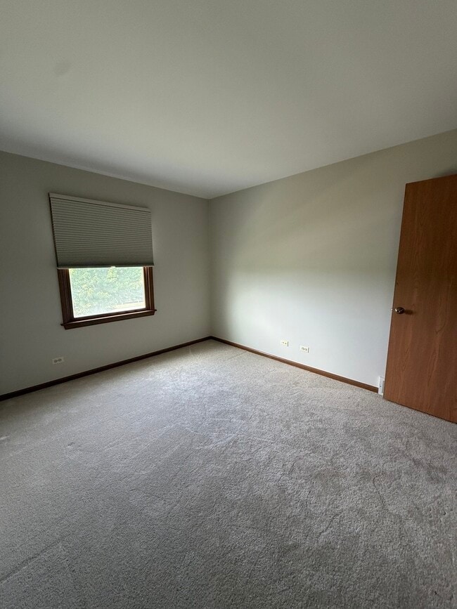 Building Photo - 153 Spuhler Dr