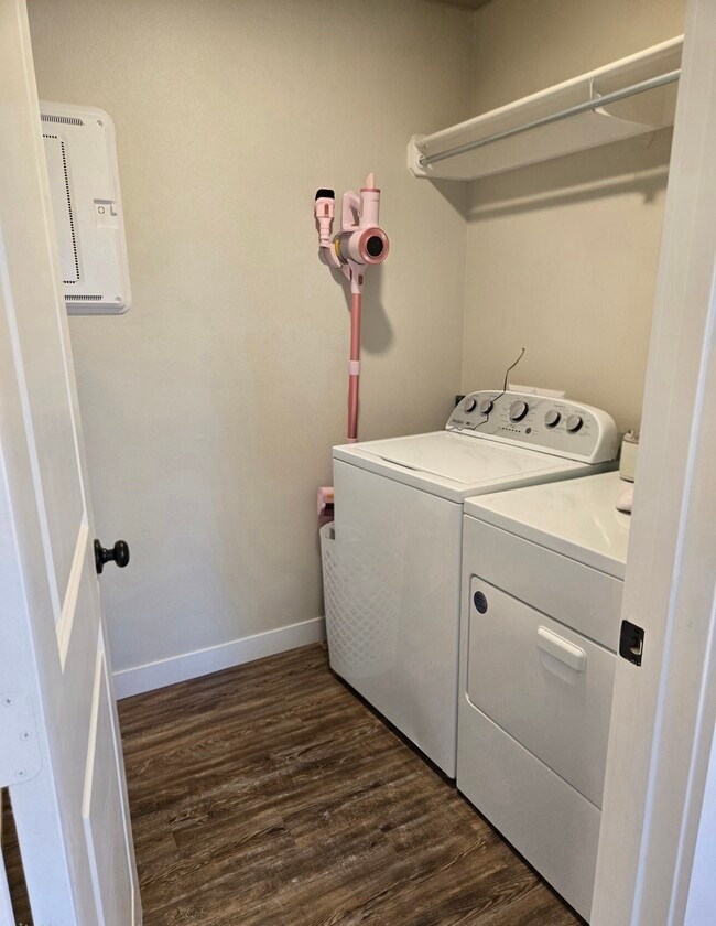 Building Photo - 1203 Hogback Wy