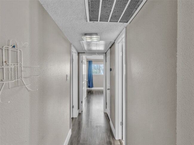 Building Photo - 7044 S Dairy Ashford Rd