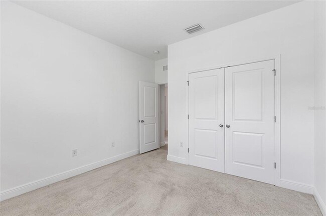 Building Photo - 33034 Sand Creek Dr