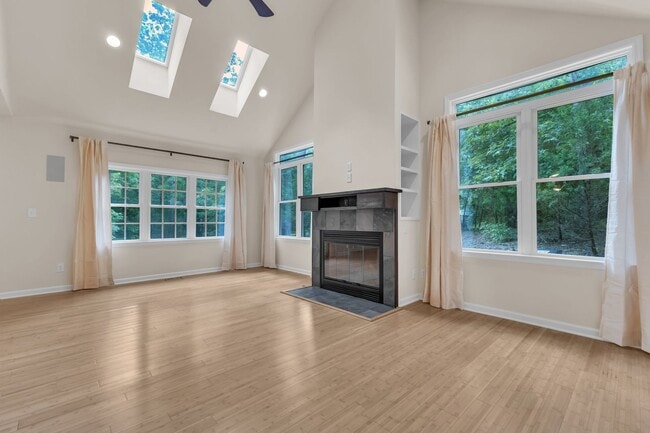 Building Photo - Peaceful Country Home Close to Chapel Hill