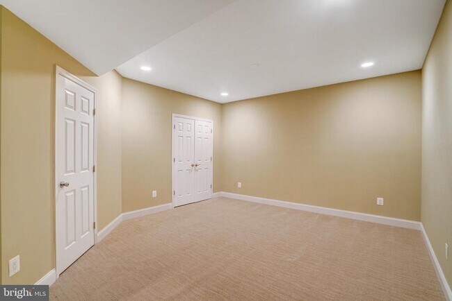 Building Photo - 9045 John Sutherland Ln