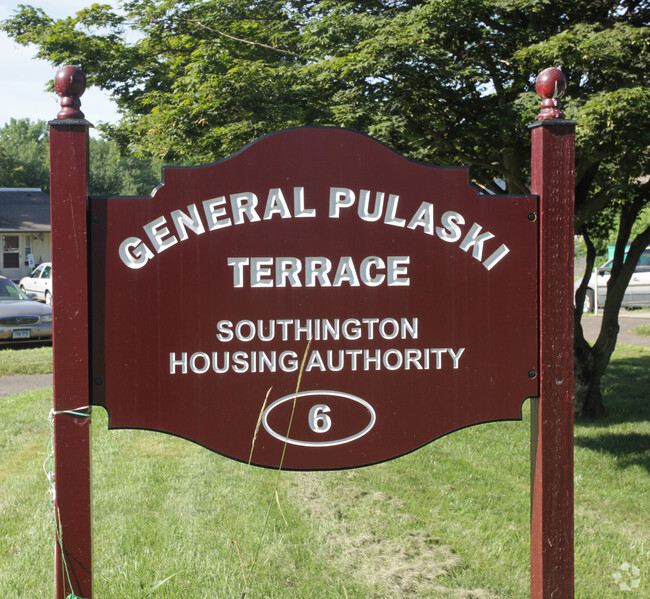 Building Photo - General Pulaski Terrace