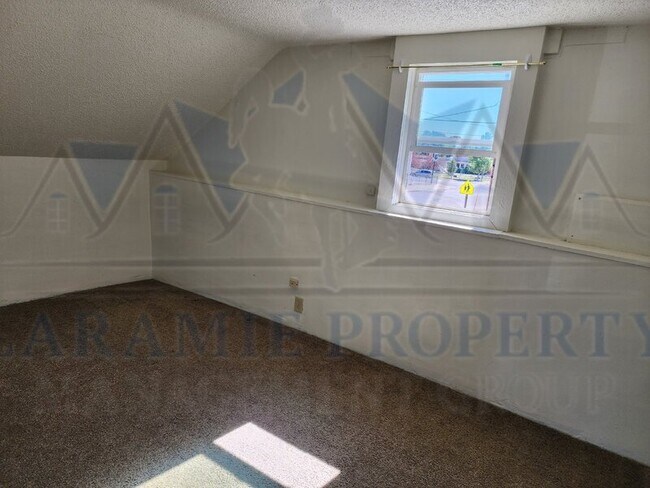 Building Photo - 701 S 2nd