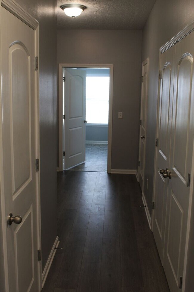 Building Photo - Beautiful Ranch in a popular Avon Community!