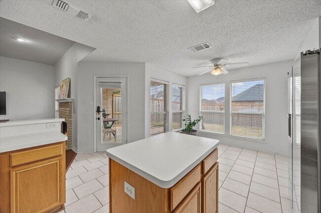 Building Photo - 703 Primrose Ln