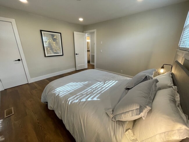 Building Photo - Lovely Ranch Home