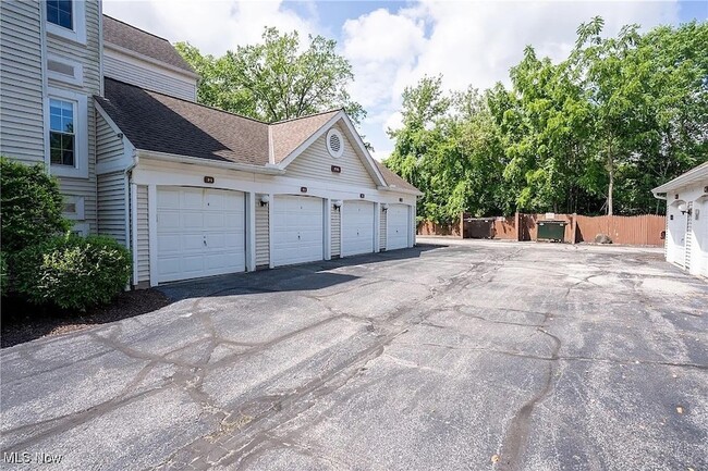 Building Photo - 1316 Cedarwood Dr