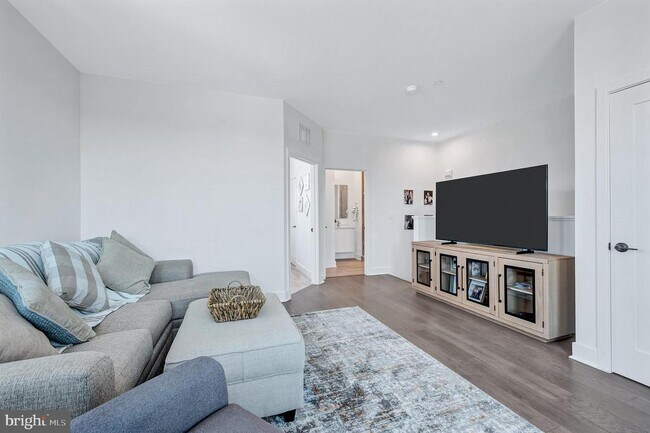 Building Photo - 1249 Northside Park Blvd