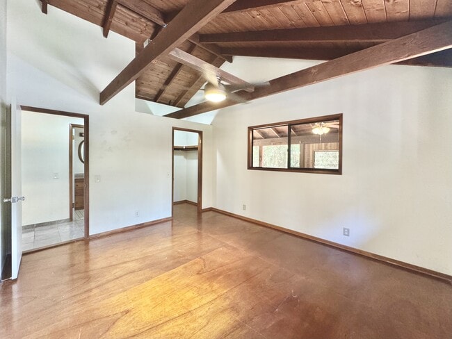 Building Photo - 1727 Kauhikoa Rd