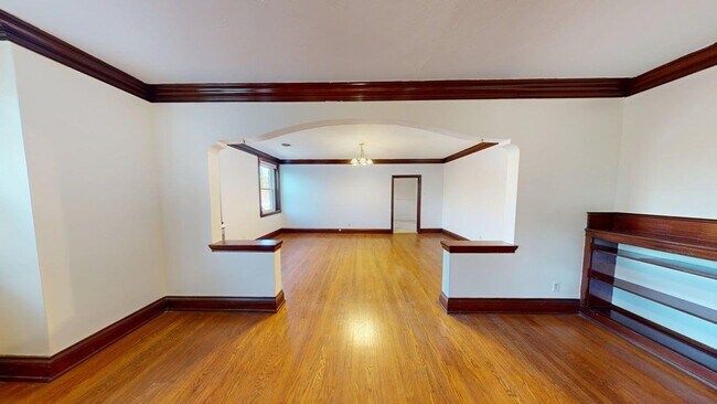 Building Photo - 514-520 S Hanley Rd