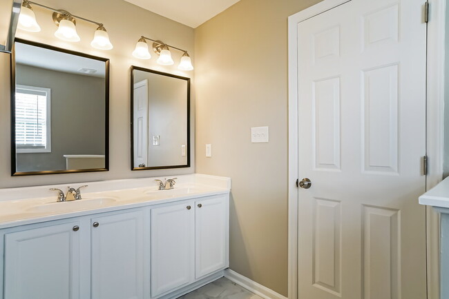 Building Photo - 69 Nancy Ct