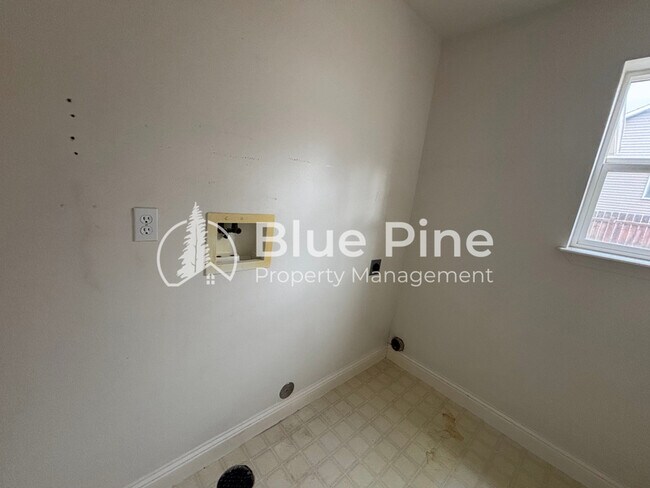 Building Photo - 2415 Northstar Dr