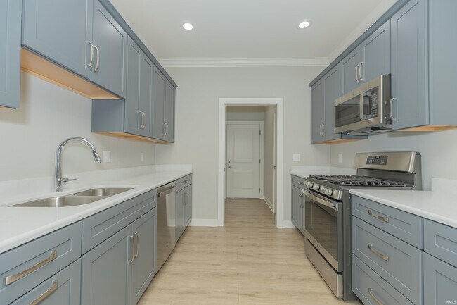 Building Photo - 3796 High Pointe Dr