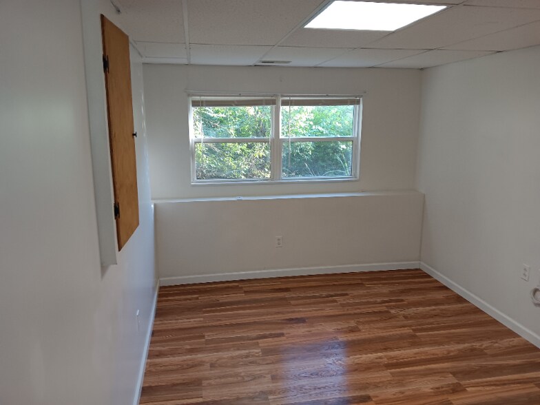 Building Photo - 5518 Carla Dr