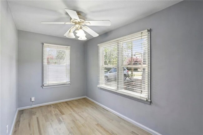 Building Photo - 2266 N Shallowford Rd