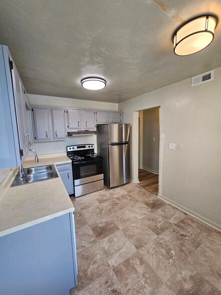 Building Photo - 1222-1224 Maple Ave SW