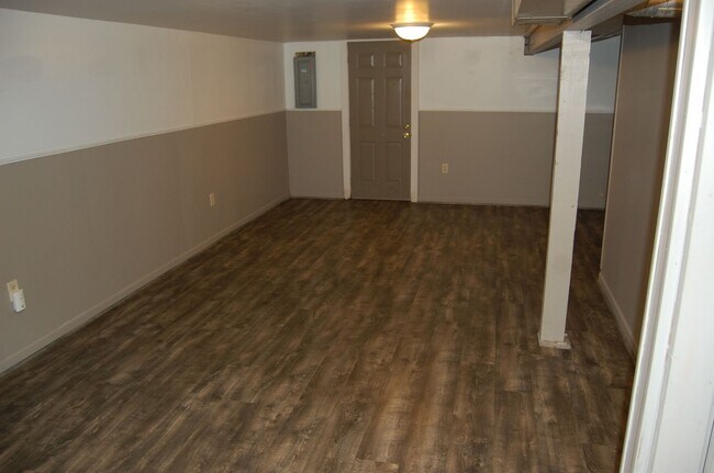Building Photo - 4501-4511 Witherbee Blvd