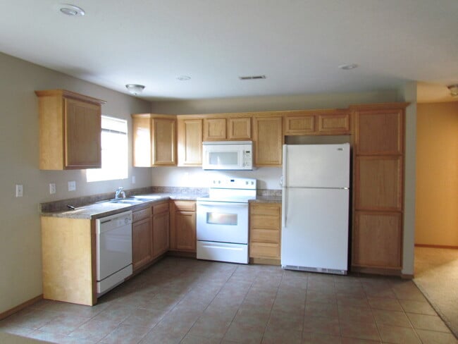 Building Photo - Available November 27th!!