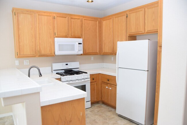 Building Photo - 7729 Paseo Vista Dr