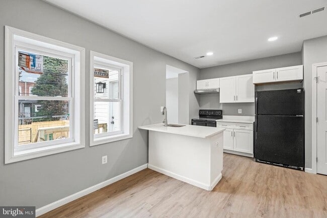 Building Photo - 3034 Arunah Ave