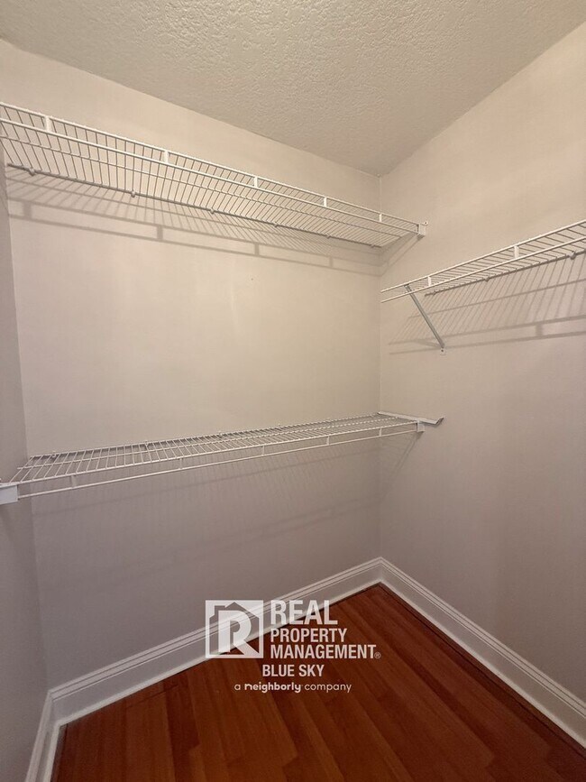 Building Photo - 9147 Duffer Ct