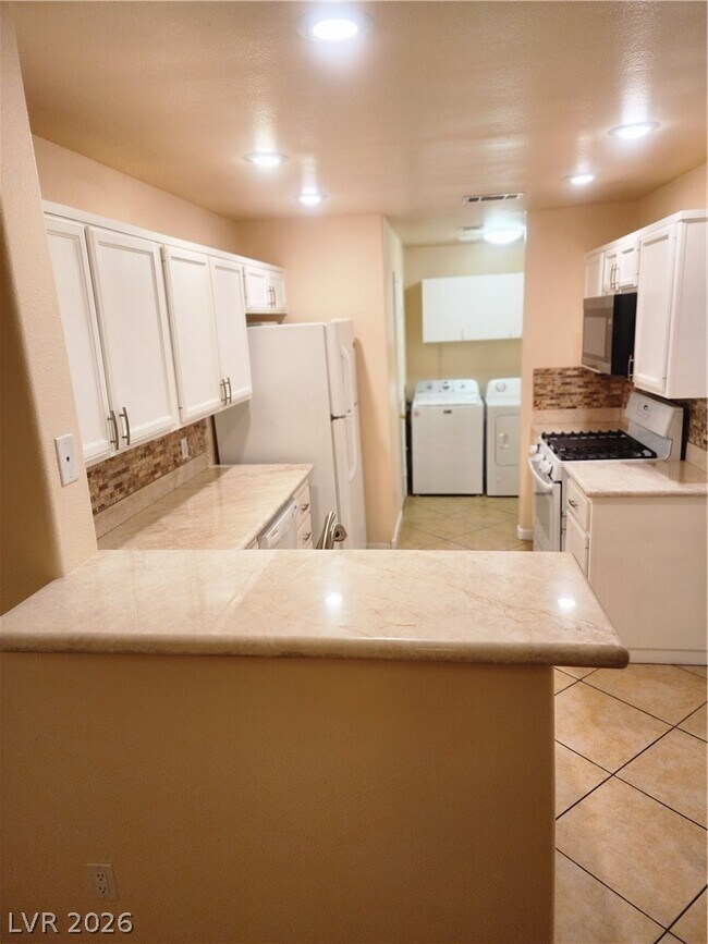 Building Photo - 8129 Autumn Star Ave