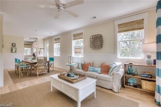 Building Photo - 1550 Center St