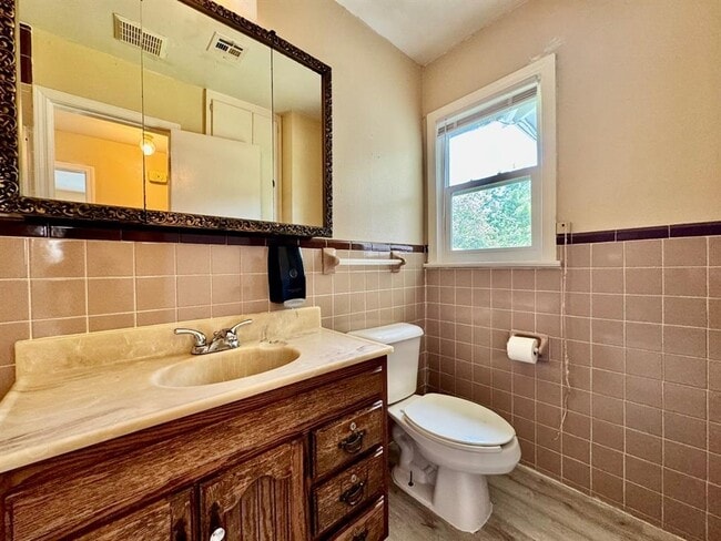 Building Photo - 3222 N Holman Ct