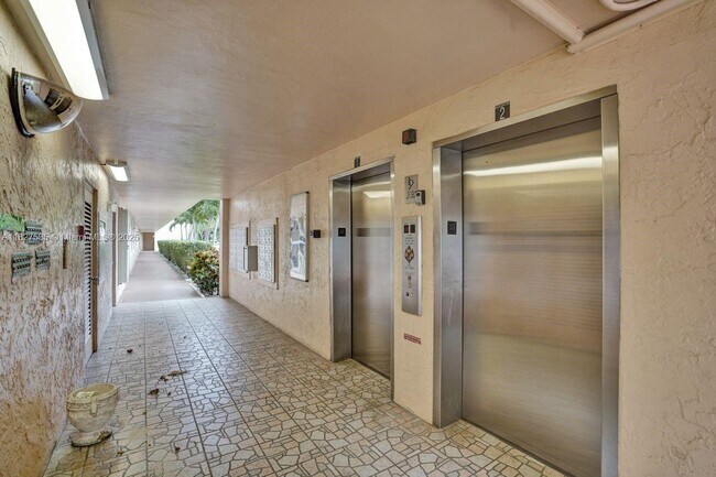 Building Photo - 14671 Bonaire Blvd