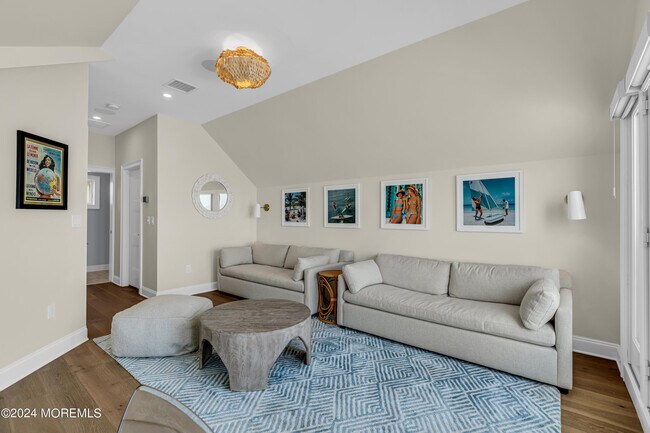 Building Photo - 3574 Ocean Terrace