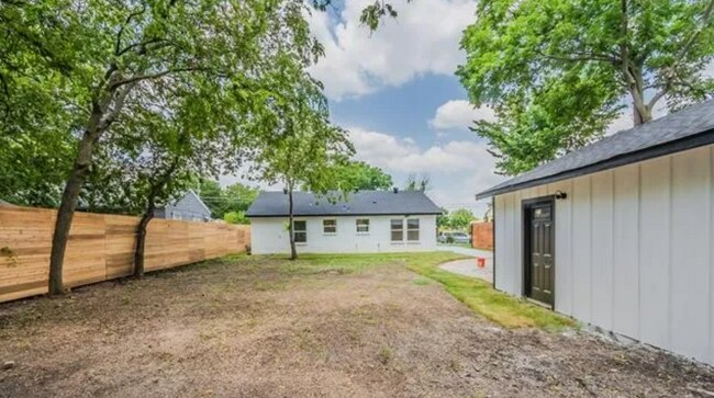 Building Photo - 1132 Dumane St