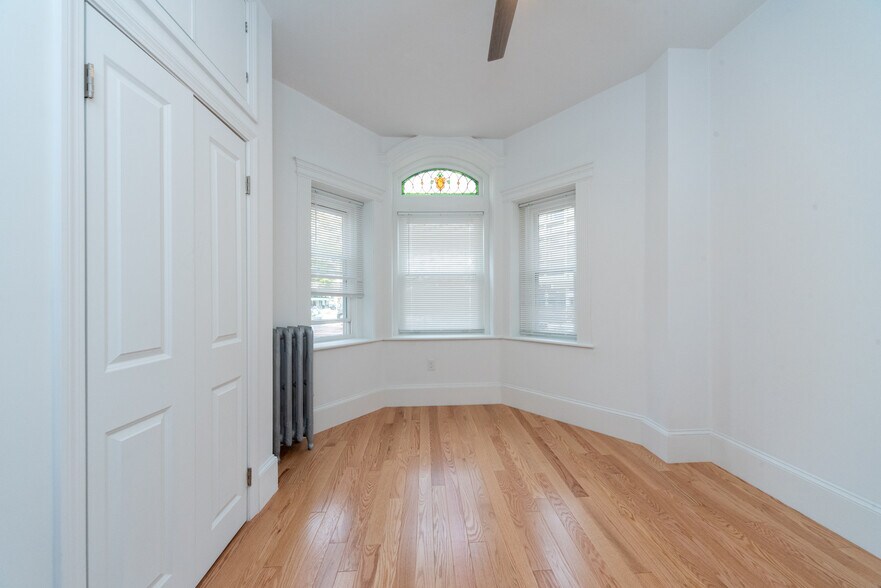 Building Photo - 20 Westland Ave