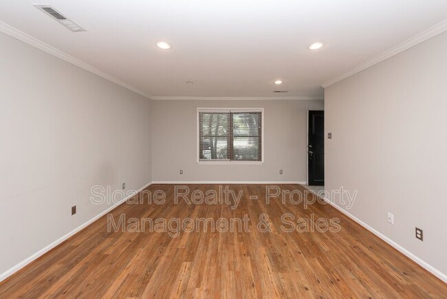 Building Photo - 1196 Julian Clark Rd