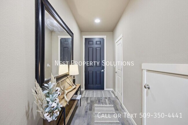 Building Photo - 1111 Hilltop Ave NE