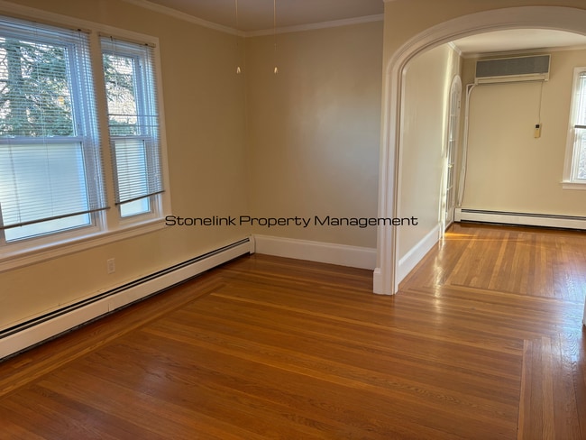 Building Photo - 550-552 Wayland Avenue