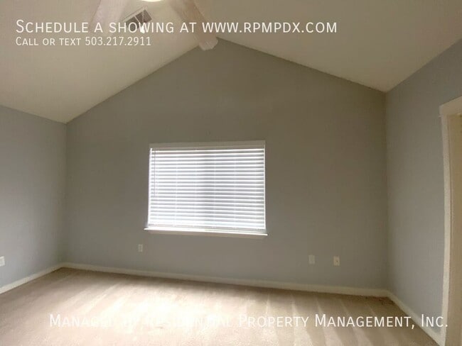 Building Photo - 2518 NW 1st Dr