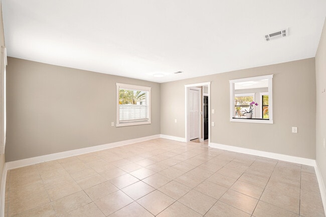 Building Photo - 231 E Madeira Ave