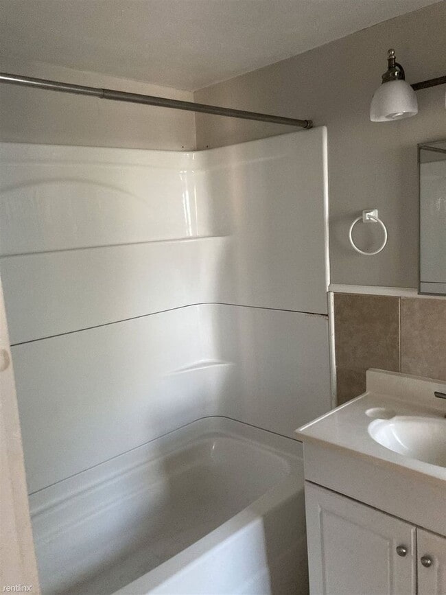 Building Photo - 24 Mt Globe St