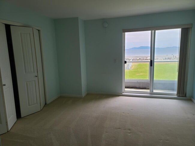 Building Photo - 1728 Edwards Dr