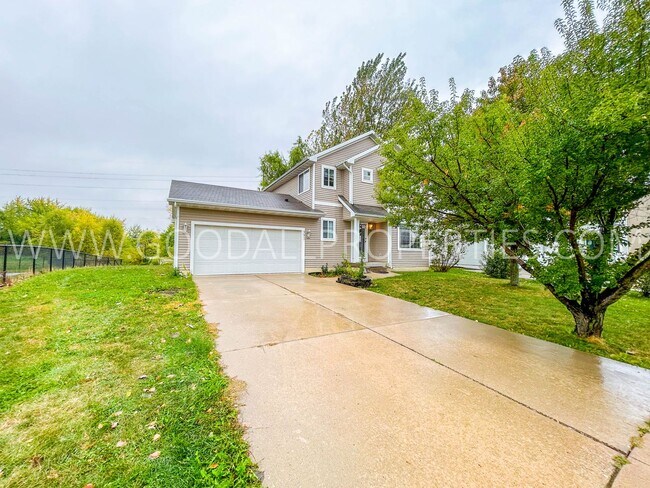Primary Photo - 3 Bedroom, 2.5 Bathroom in Waukee