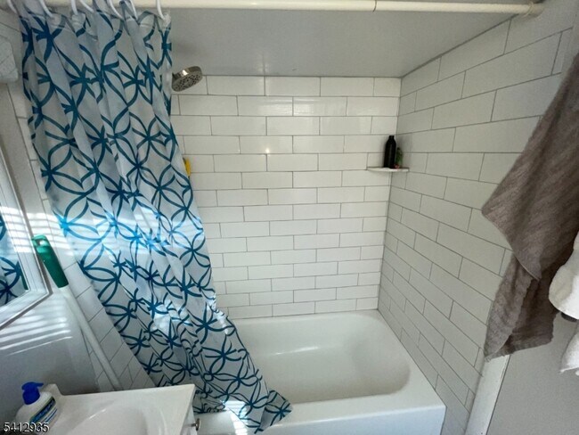 Building Photo - 44 N Sussex St