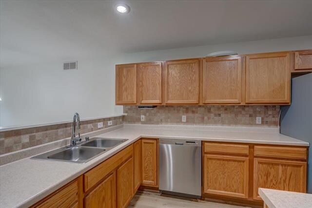 Building Photo - 3020 Selkirk Dr