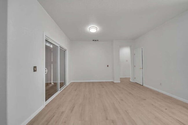 Building Photo - 9326 Lembert Dome Cir