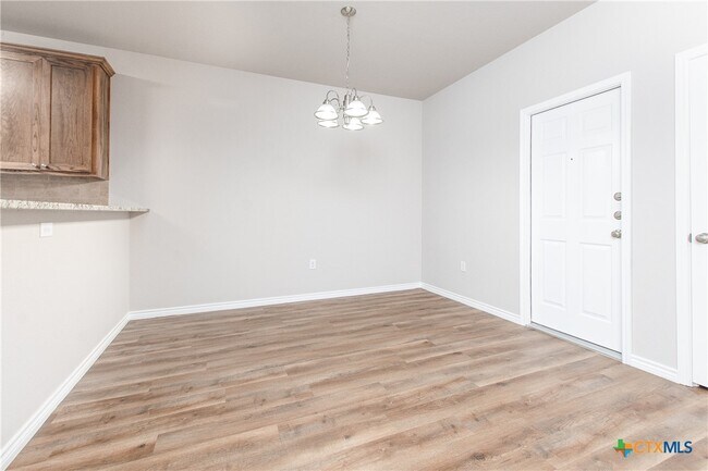 Building Photo - 2351 S Wall St