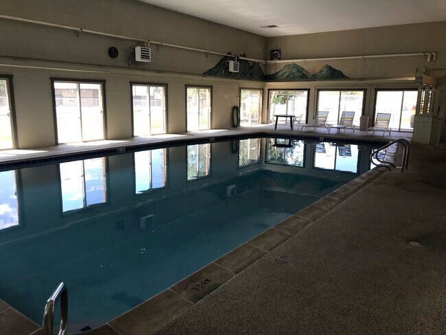 Building Photo - Dillon Valley East Condo! Great Natural Light!